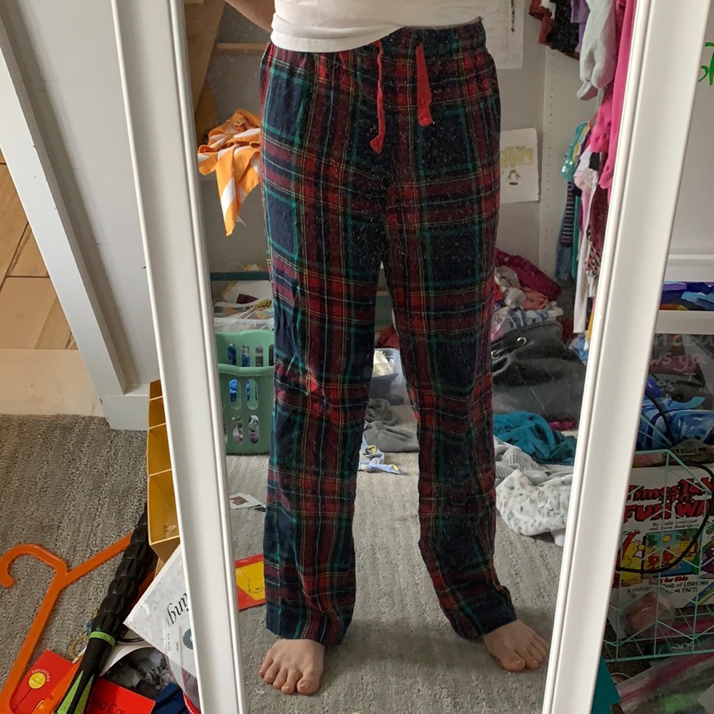 Small Old Navy flannel pajama bottoms, christmas colors
